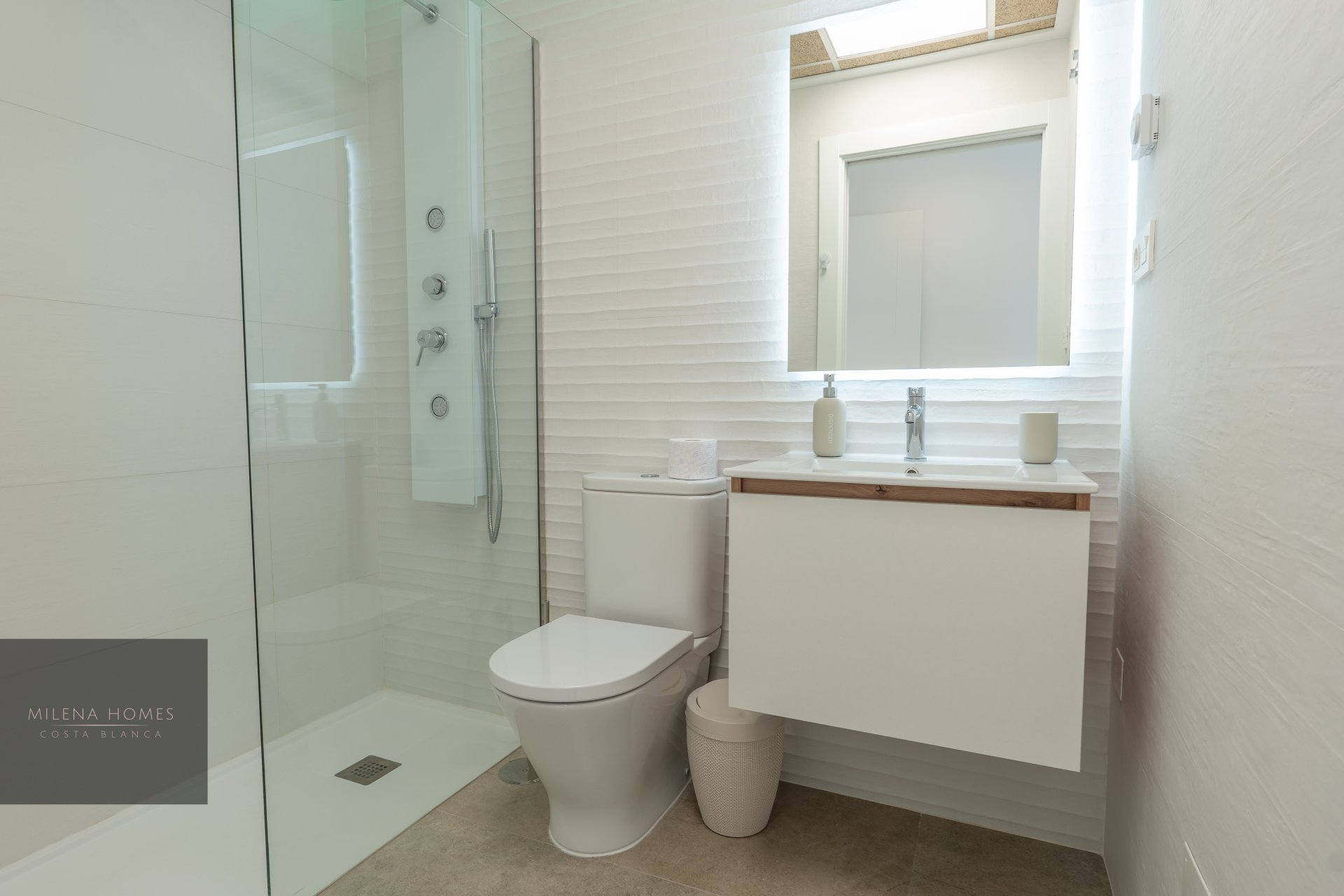 Short Term Rental - Upper-floor bungalow - Torrevieja - Costa Blanca South