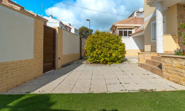 Detached villa · Resale - Pilar de la Horadada · Alicante · Spain