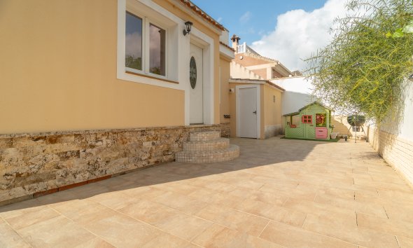Detached villa · Resale - Pilar de la Horadada · Alicante · Spain