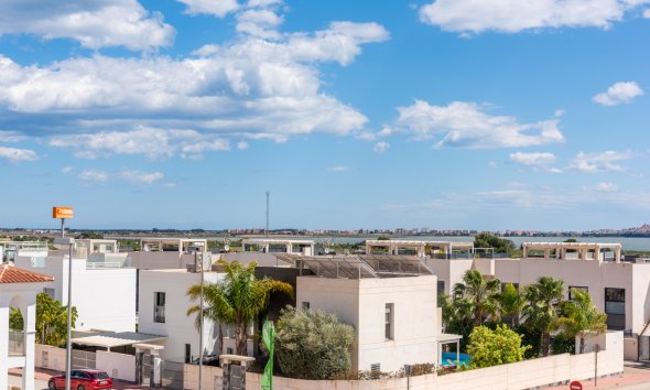 Detached in Los Montesinos