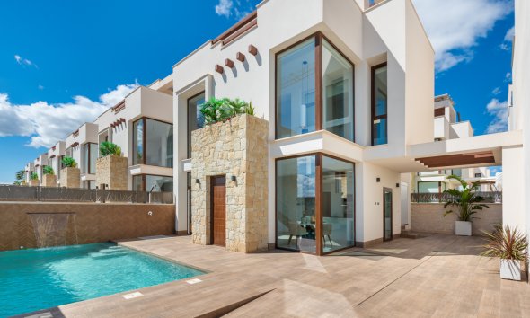 Detached in Los Montesinos