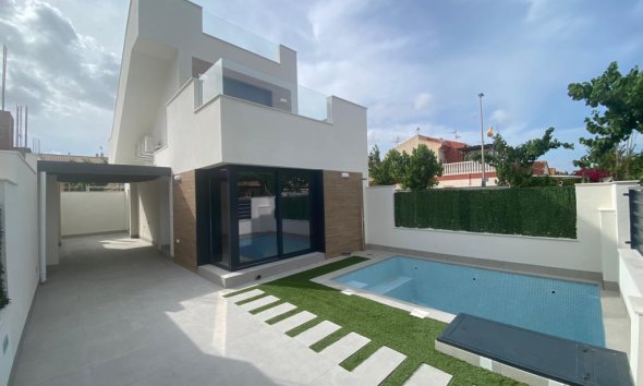 Detached in Los Alcázares