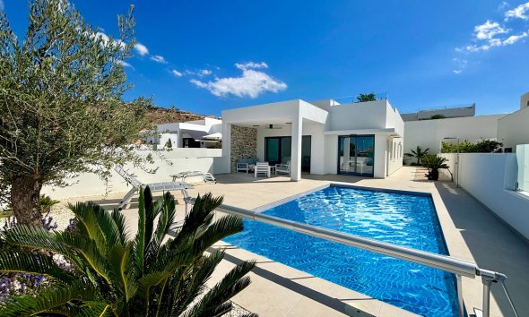 Detached in Rojales