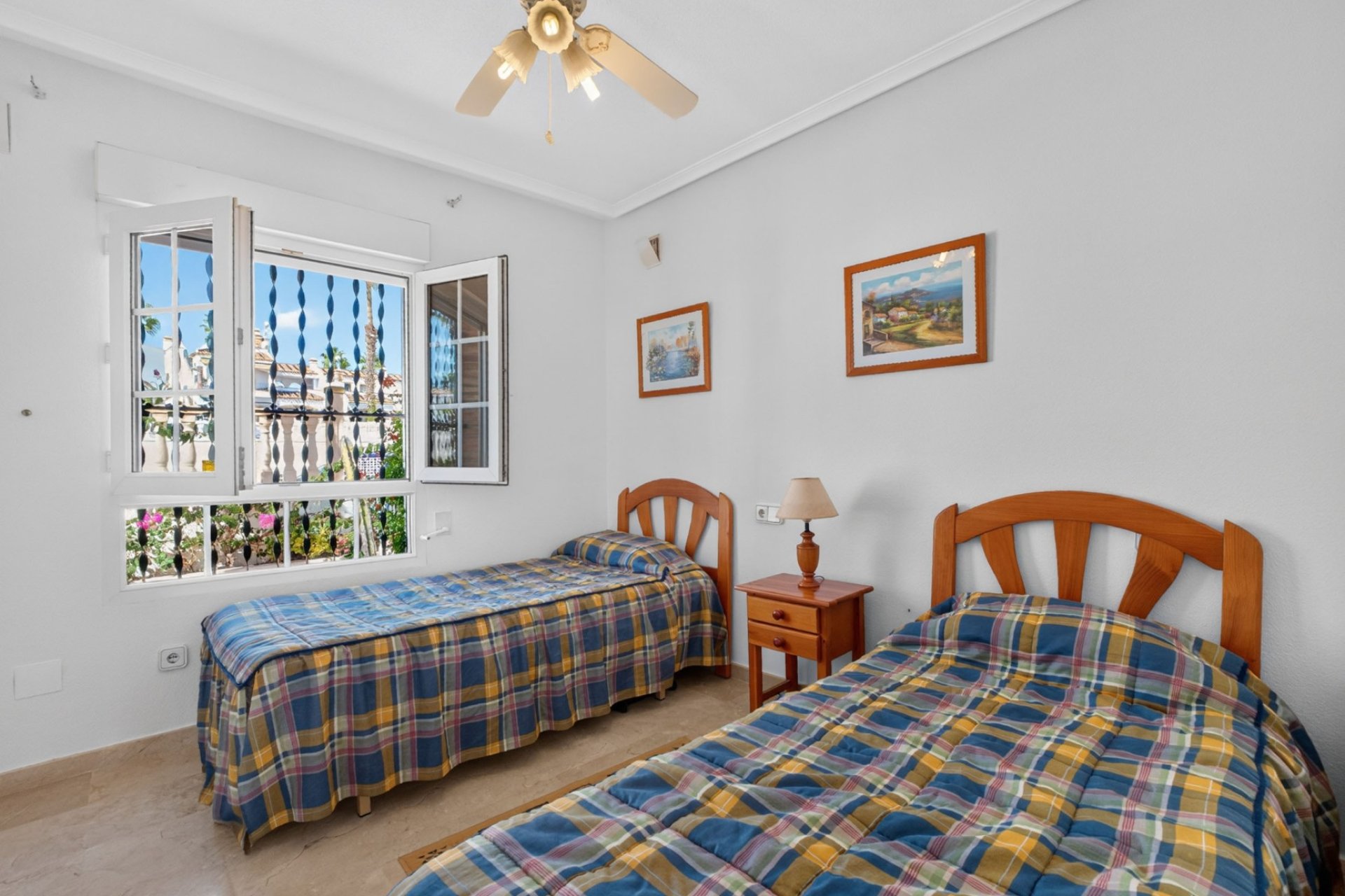 Resale - Villa - Orihuela Costa